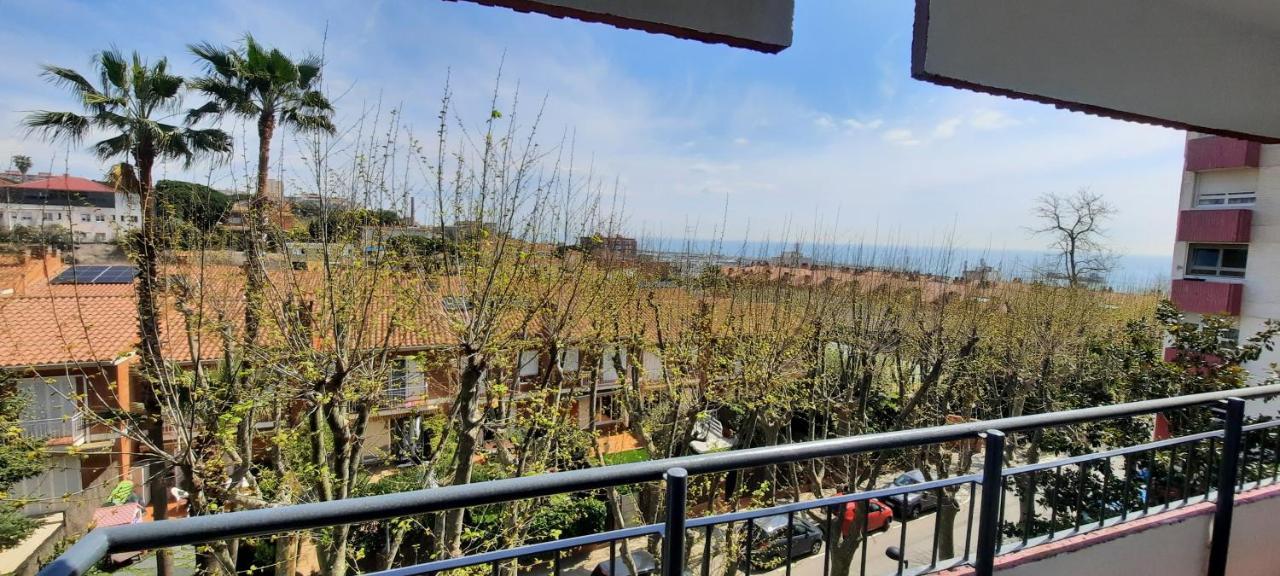 Bright Apartment Near The Beach And Barcelona By Train Масну Екстериор снимка