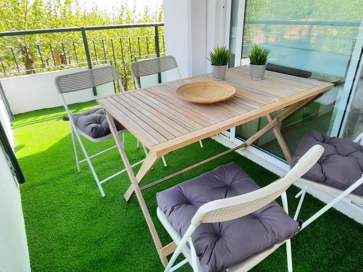 Bright Apartment Near The Beach And Barcelona By Train Масну Екстериор снимка
