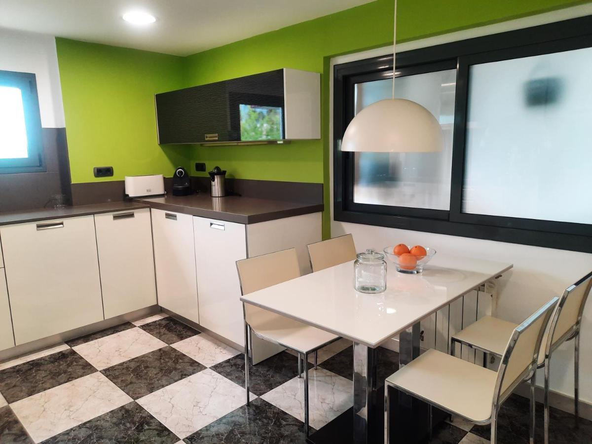 Bright Apartment Near The Beach And Barcelona By Train Масну Екстериор снимка