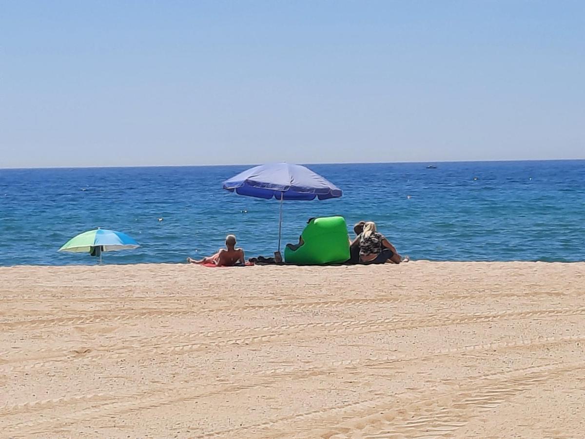 Bright Apartment Near The Beach And Barcelona By Train Масну Екстериор снимка