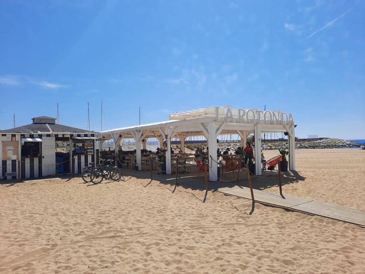 Bright Apartment Near The Beach And Barcelona By Train Масну Екстериор снимка