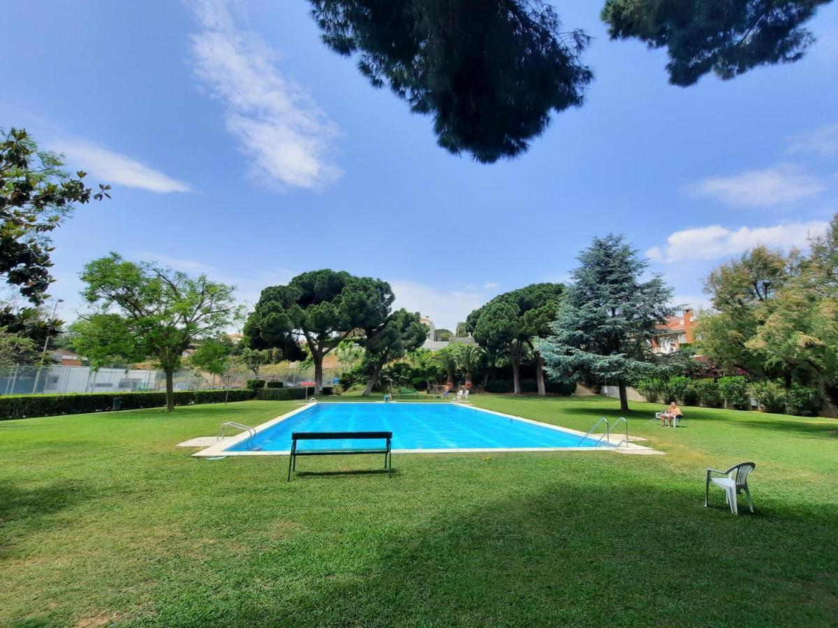 Bright Apartment Near The Beach And Barcelona By Train Масну Екстериор снимка