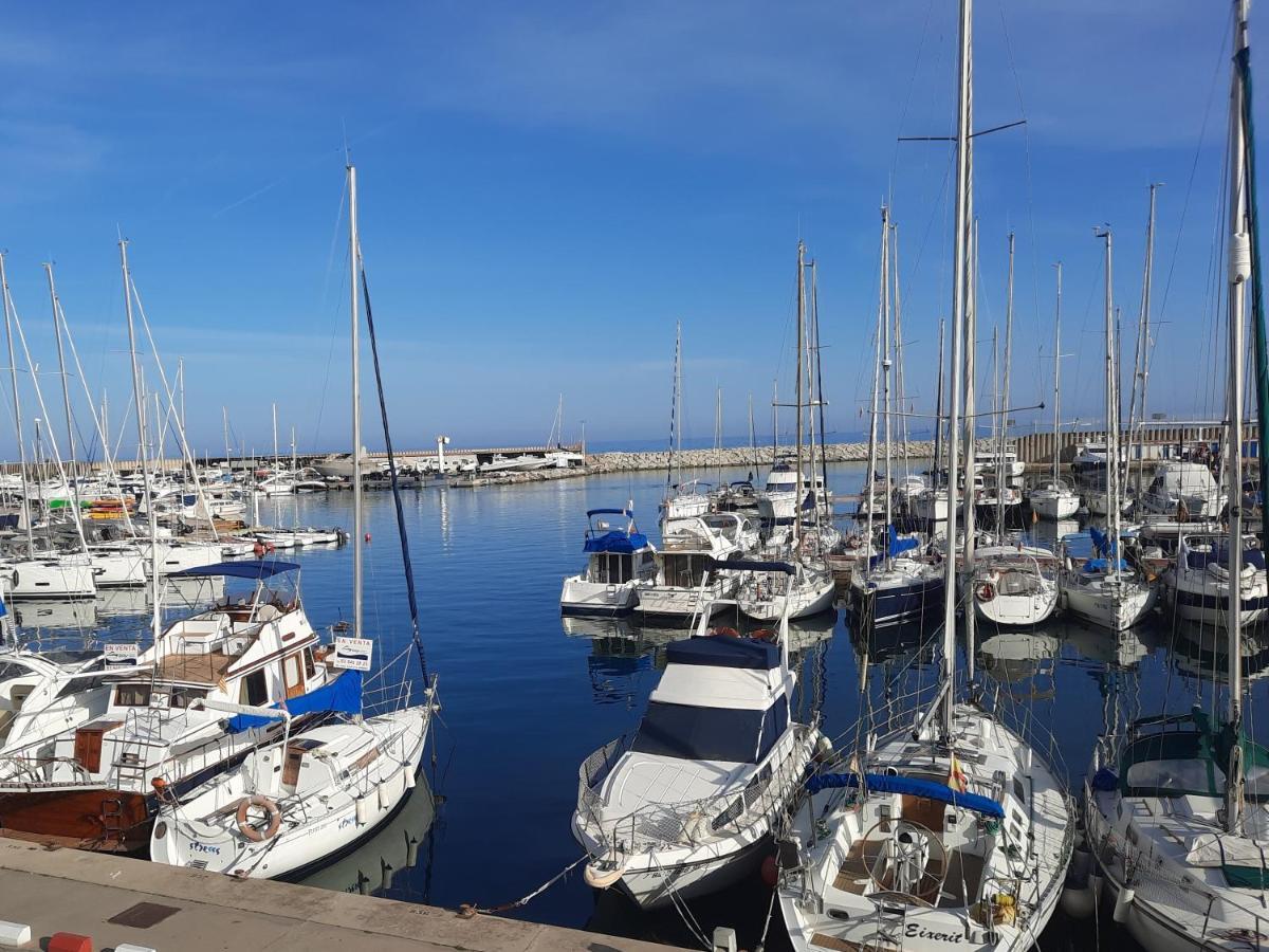 Bright Apartment Near The Beach And Barcelona By Train Масну Екстериор снимка