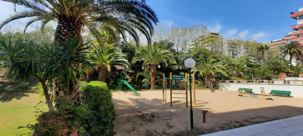 Bright Apartment Near The Beach And Barcelona By Train Масну Екстериор снимка